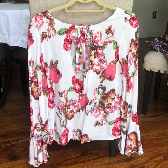BEAUTIFUL Bebe floral shirt - Picture 4 of 7